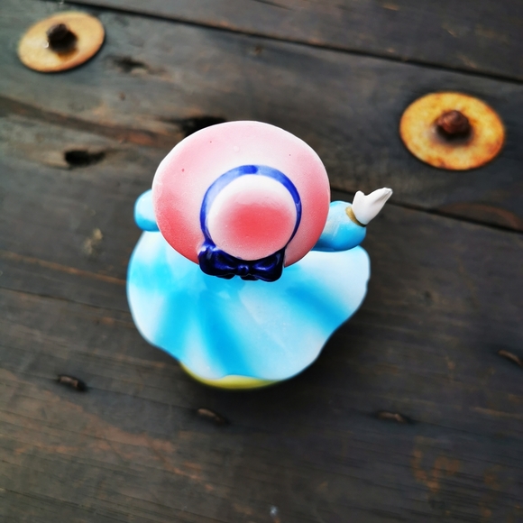 Vintage Japan Ceramic Waving Girl in Blue Dress Figurine - Picture 9 of 16